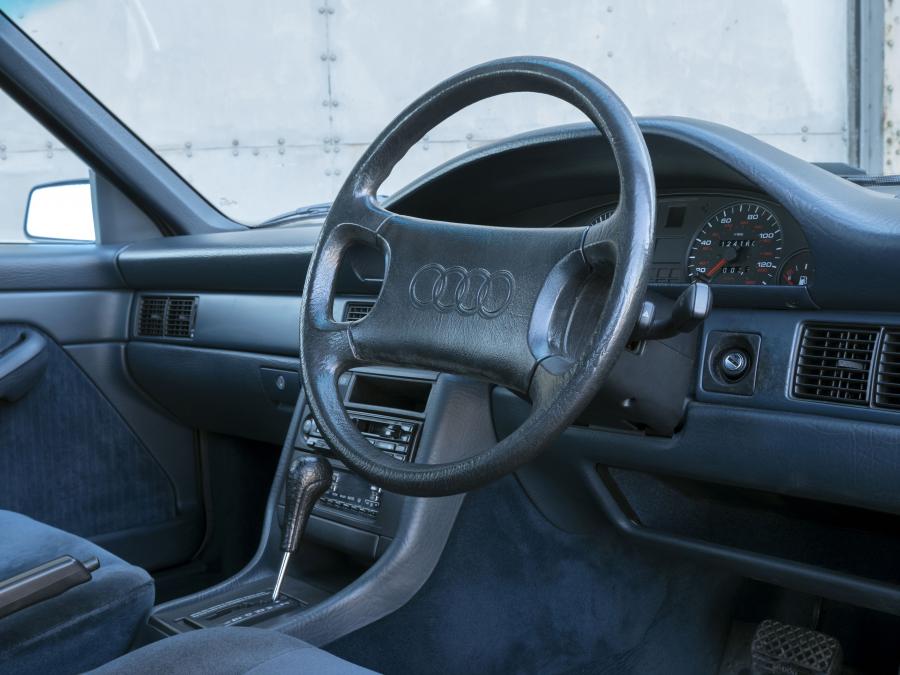 Торпедо Audi 100 (C3) 1988 года  (UK) (фото 6 из 8)